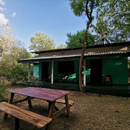 The Nilmini Lodge Szigirija Kültér fotó