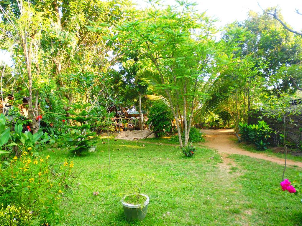 The Nilmini Lodge Szigirija Kültér fotó