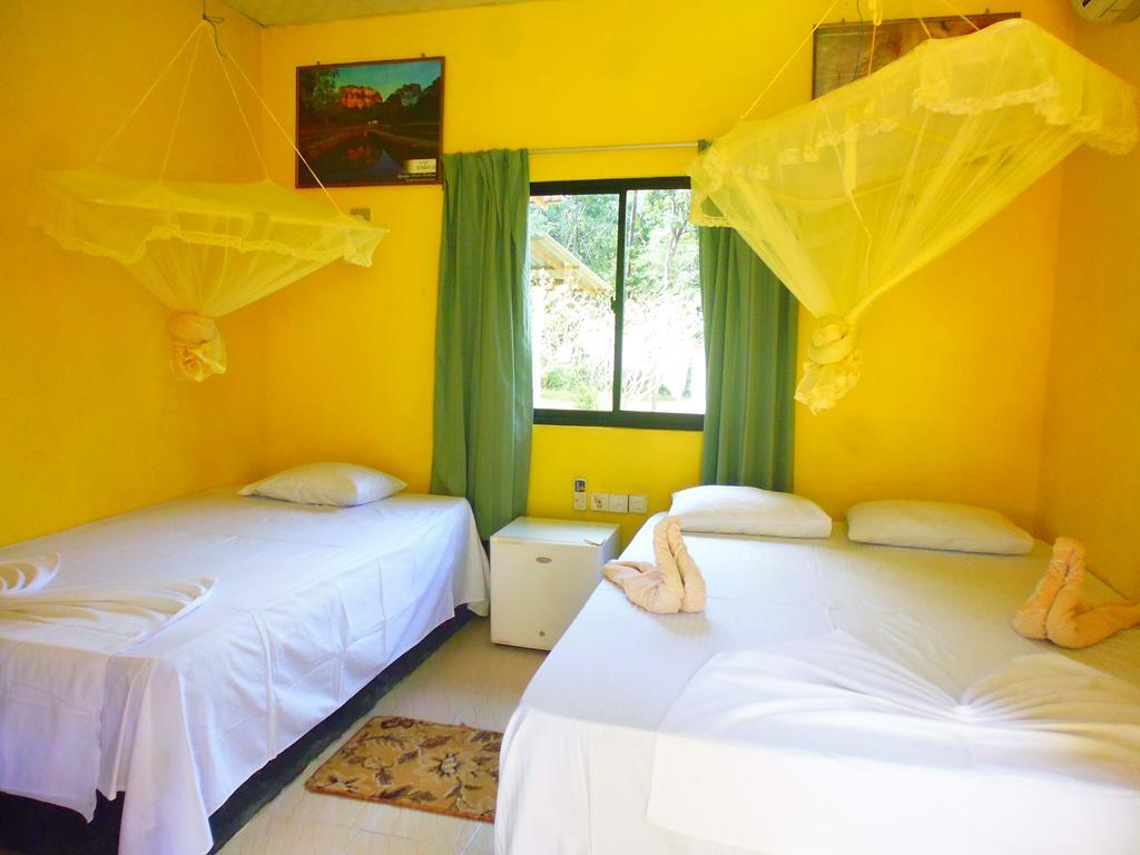 The Nilmini Lodge Szigirija Kültér fotó