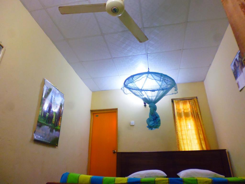 The Nilmini Lodge Szigirija Kültér fotó