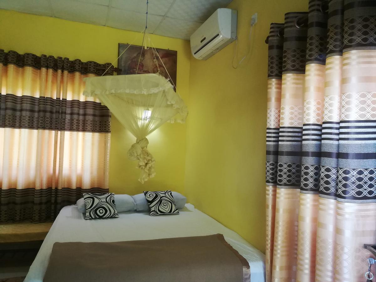 The Nilmini Lodge Szigirija Kültér fotó