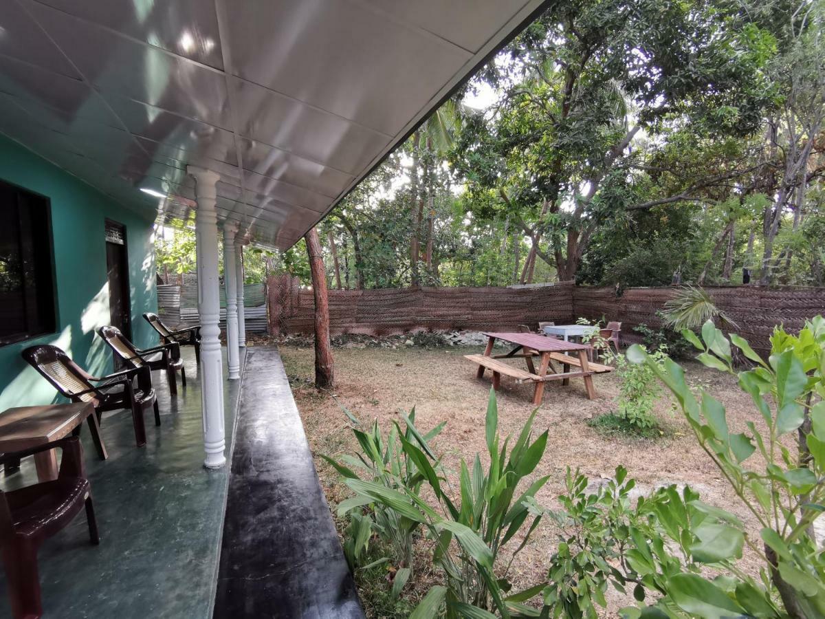 The Nilmini Lodge Szigirija Kültér fotó